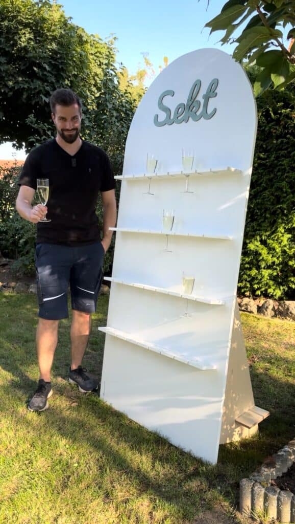 klappbare Wand für Sektempfang selber bauen