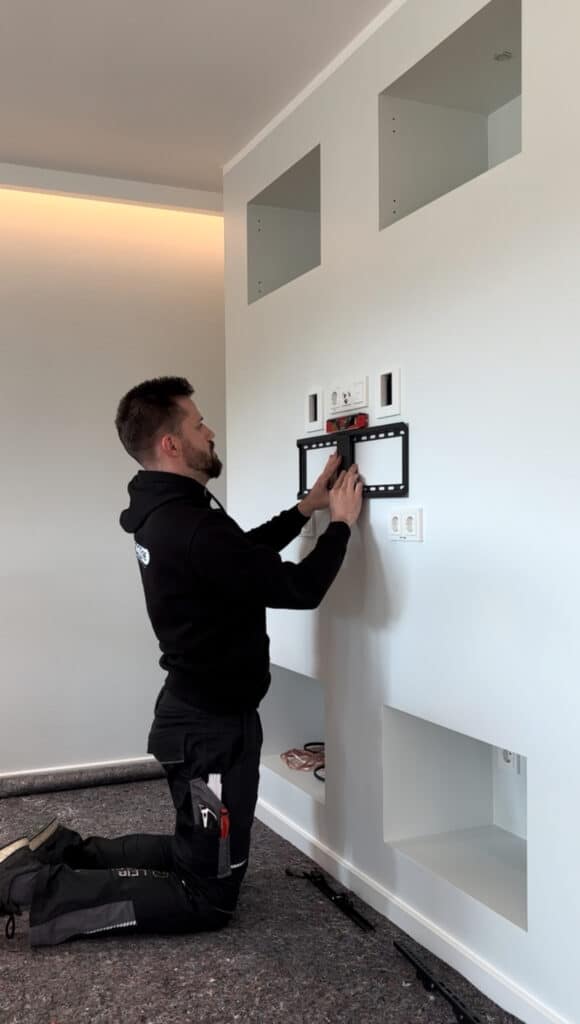 Fernseher an Rigips Wand montieren