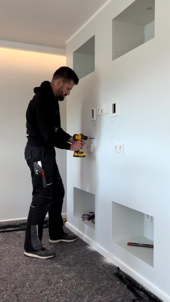 TV an Gipskartonwand befestigen